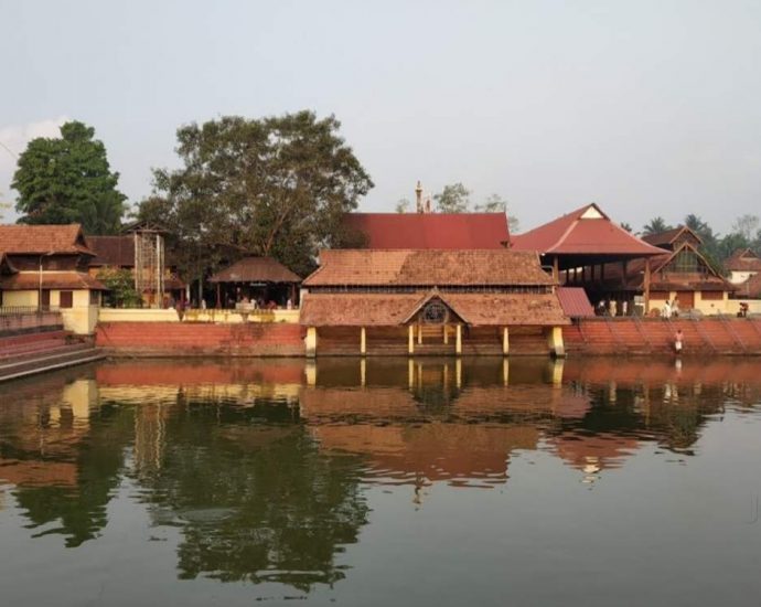 sri-krishna-temple-ambalapuzha